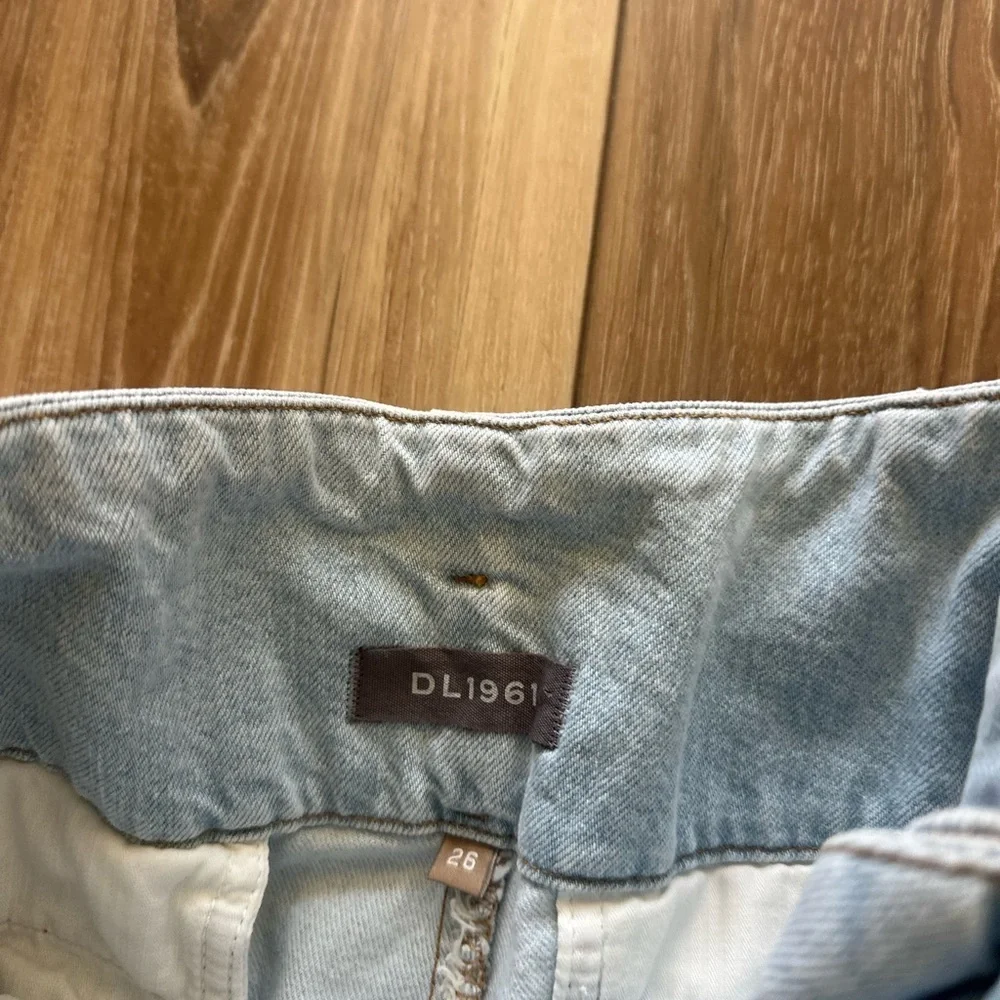 DL1961 women’s paper bag High-Waisted denim Shorts size 26 NWT - Picture 4 of 6